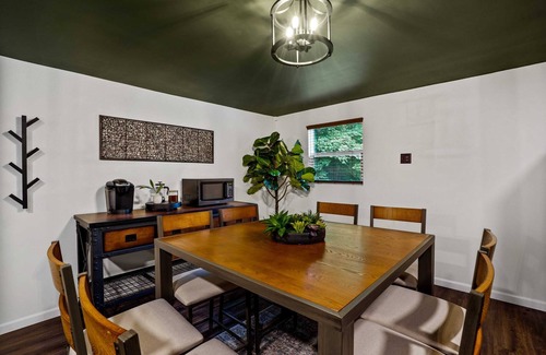 South Bloomingville Cabin | Tranquil Hocking Hills Cabin For 4: Hot Tub, Games