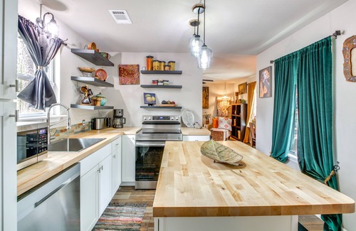 Mid America House | Tranquil Hot Springs Getaway Near Ouachita River!