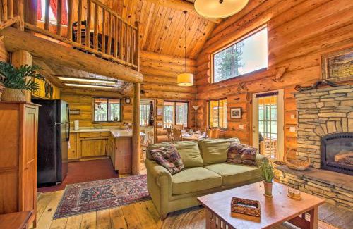 Greer House | Tranquil Mountain Cabin in Greer with Game Room!