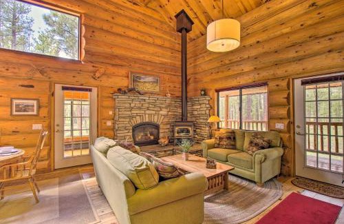 Greer House | Tranquil Mountain Cabin in Greer with Game Room!