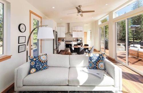 Randle House | Tranquil Mountain Retreat/Hot Tub