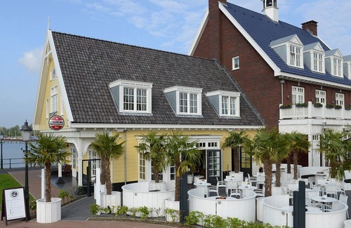 Municipality of Huizen House | Tranquil Oasis | Soothing Gooimeer Lake & Tafelbergheide Getaway | 2 Units