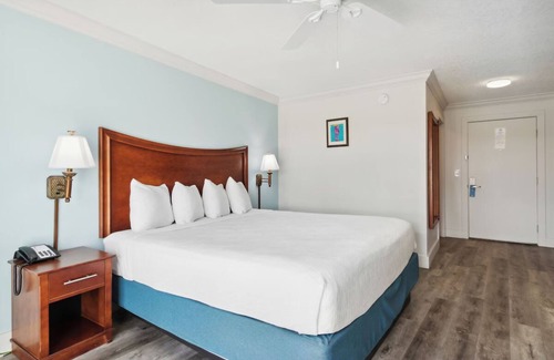 Atlantic Beach Hotel | Tranquil Ocean View Suite, with Pool: Ideal for Adventure Seekers & Sunshine