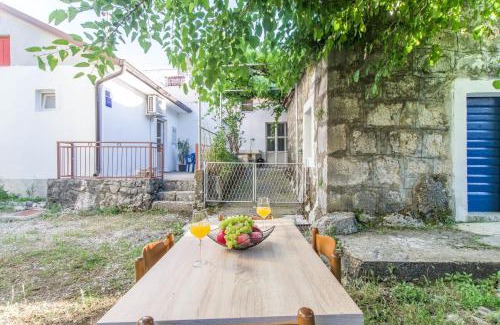 Vrgorac Apartment | Tranquil Retreat Apartment Bozic