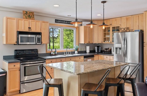 Rome House | Tranquil Retreat on Lake Arrowhead Golf Coursen