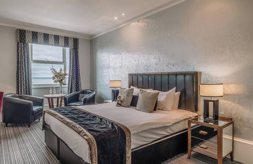 Westcliff-on-Sea Hotel | Tranquil Stay by the Sea Near Local Landmarks & Seafront Gardens
