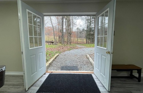 Union Dale House | Tranquil, Stylish Elk Mountain Home with Lake Access