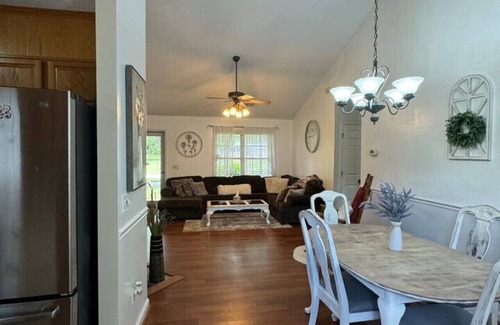 Greensboro House | Tranquil-Tea cottage