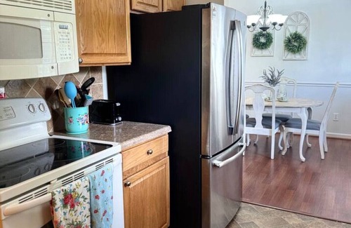 Greensboro House | Tranquil-Tea cottage