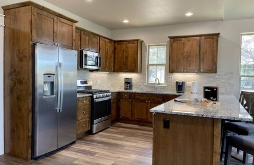 Nemo House | Tranquil Trails-Elegant Waterfront Retreat at Twin Canyons Longhorn Ranch