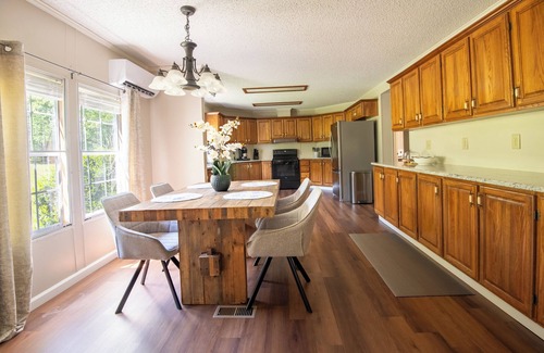 Green Pond House | Tranquil Trails – Hot Tub Porch Fenced Yard