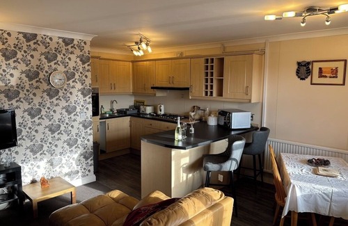 Llanon Cottage | Tranquil Tyr Wennol Cottage, Llanrhystud