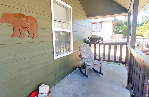McCloud House | Tranquil Updated Mill House with backup power and hi speed Wifi!