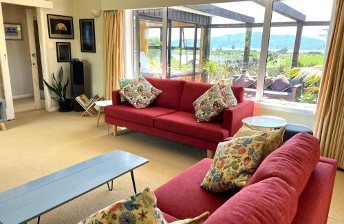 Waikanae House | Tranquility Base - Waikanae Beach Holiday Home