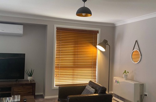 Oberon House | Tranquility Oberon - country town luxury