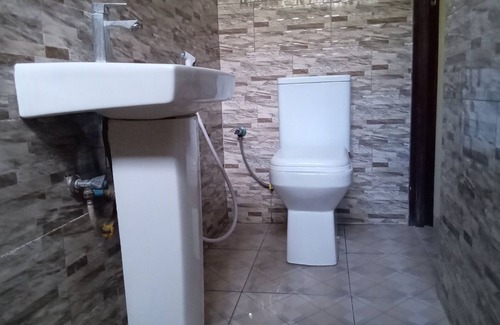 Dar es Salaam Bed & Breakfast | Transit Airport B&B