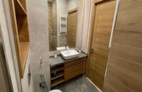 Parakar Apartment | Transit HoteL