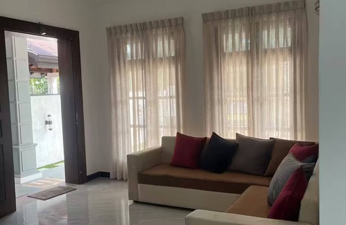 Seeduwa - Katunayake Bed & Breakfast | Transit Terminal at Colombo airport - Deluxe king