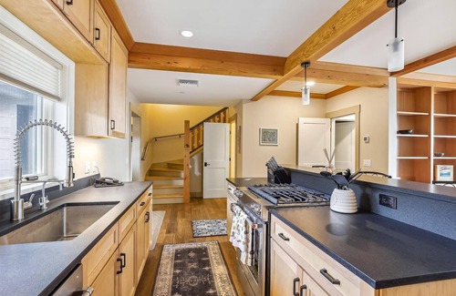 Moscow Villa | Trapp Hill View: 2 br, fireplace, a/c, deck & views, resort amenities!