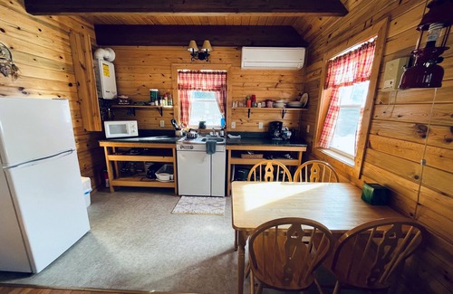 Salmon Cabin | Trapper Cabin, Greyhouse Inn Vacation Rentals