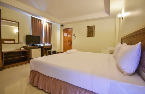 Bang Phra Hotel | Trat Center Hotel