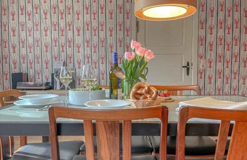 Luckow House | traumHaff Ungewöhnliches Segelmacherhaus, Sauna, Kachelofen, Hund, 300m vom Wasser
