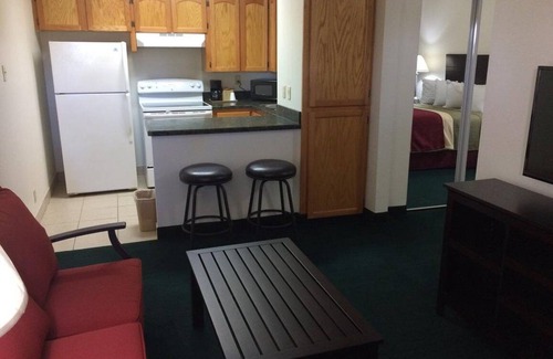 Atlanta Hotel | Travel Inn & Suites