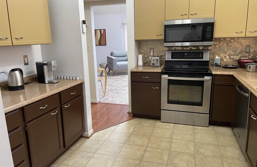 Indianapolis House | Travel Pros' Furnished HOUSE at Unfurnished Price!