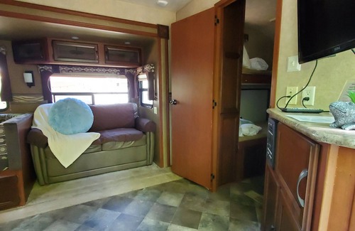 Silver Lake House | Travel trailer in a rustic setting, 1/4 mile from State Park Entrance