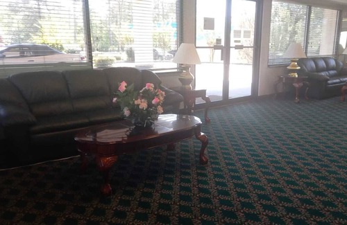 Waynesboro Hotel | Traveler Inn and Suites