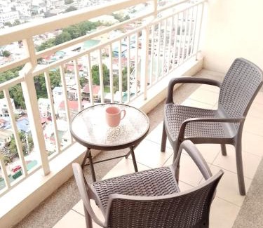 A. Bonifacio Apartment | Traveler Residence by Celandine