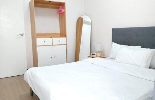 A. Bonifacio Apartment | Traveler Residence by Celandine