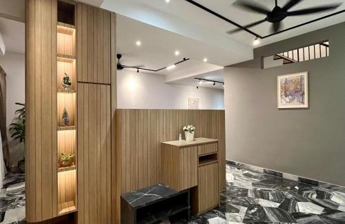 Taman Kemuncak House | Traveler's Stay @ Ipoh (10Pax)