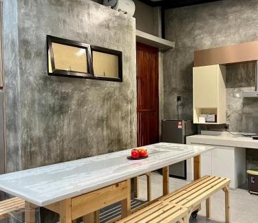 Taman Kemuncak House | Traveler's Stay @ Ipoh (10Pax)