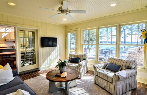 Easton House | Travelers Rest Spacious 5BR Pool riverfront Pier charming Easton Saint Michaels