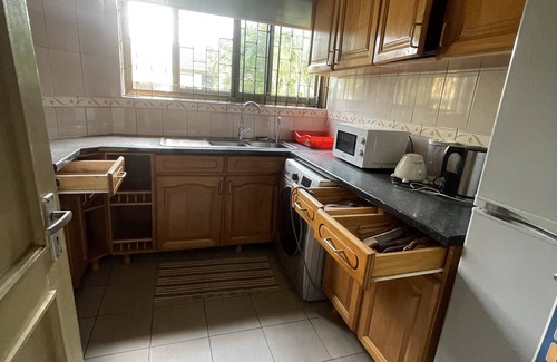 North Legon Cottage | Traveller's Palm Court