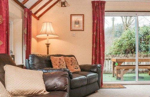 Horner House | TRAVELLERS REST, pet friendly, with open fire in Wheddon Cross