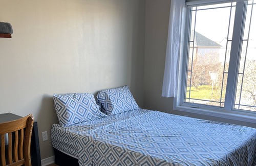 Ottawa Division Bed & Breakfast | Travellers Suite Room