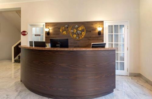 Amherst Hotel | Travelodge by Wyndham Amherst