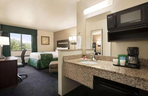 Brunswick Hotel | Travelodge by Wyndham Brunswick near Fredrick