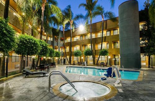 Mount Wilson Hotel | Travelodge by Wyndham Commerce Los Angeles Area