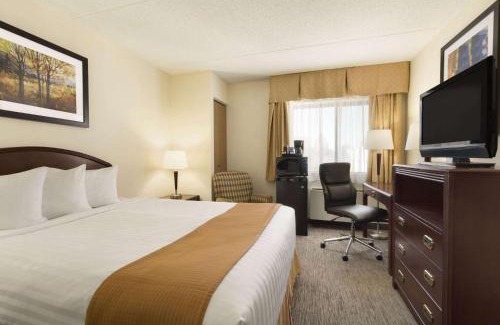 Southside Hotel | Travelodge by Wyndham Edmonton South