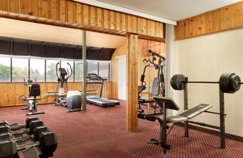 South Lethbridge Hotel | Travelodge by Wyndham Lethbridge
