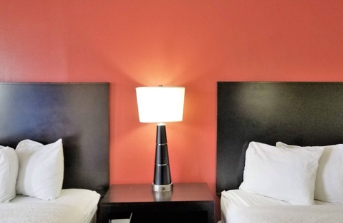 Richmond Hotel | Travelodge by Wyndham Richmond IN