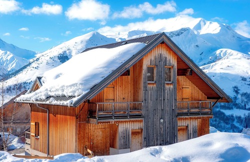 Saint-Jean-d'Arves Apartment | travelski home select - Résidence Les Chalets des Marmottes 3*