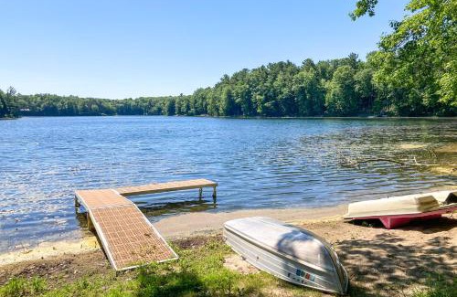 Mayfield House | Traverse City Retreat with Deck and Lake Access