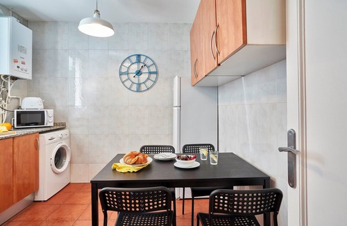 El Baix Guinardo Apartment | TRAVGRA4-1 · Confy 4 bedrooms flat in Eixample