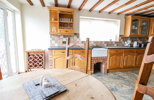 St Harmon Cottage | TRE GARREG, pet friendly, country holiday cottage in Rhayader