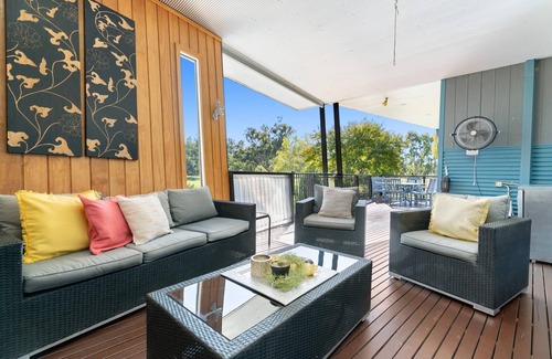 Bonegilla House | Tree House on the Murray - Incredible five bedroom, two bathroom resort style home on the Murray River