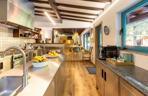 Barroselas House | Tree Retreat Bungalow